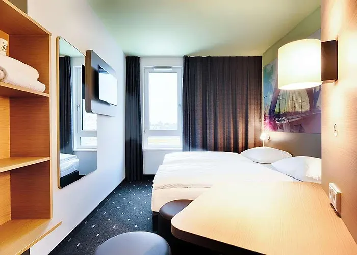 B&B Hotel Kehl 호텔 3*