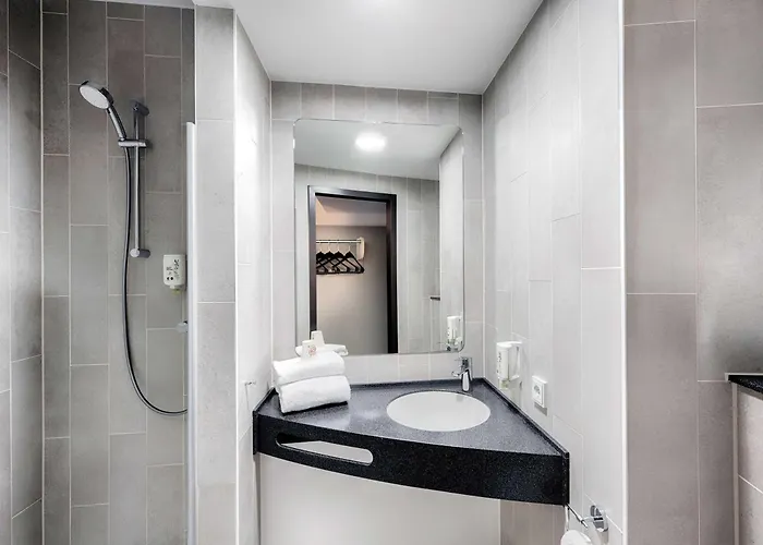 B&B Hotel Kehl 호텔